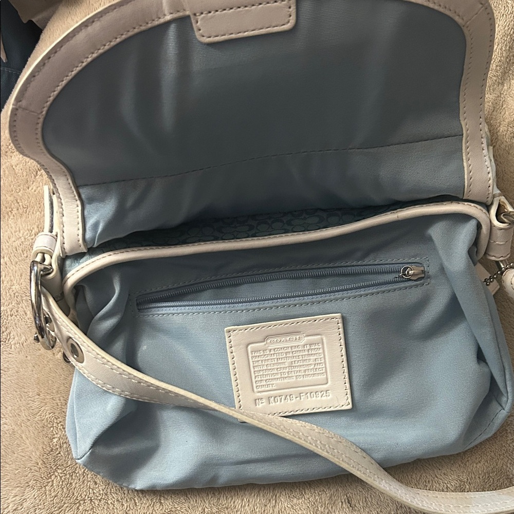 Coach Vintage Soho Y2K Blue-White Shoulder bag. - Picture 7 of 14